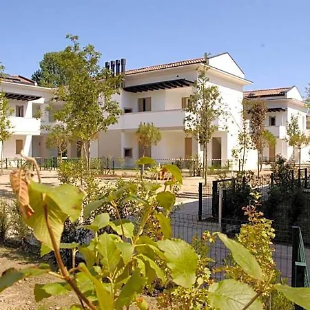 Experience The Charm Of Our Spacious 3 Bedroom By Beahost Hotel 3*