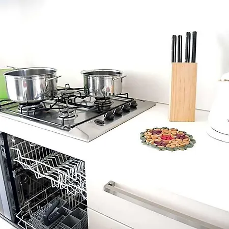 Experience The Charm Of Our Spacious 3 Bedroom By Beahost